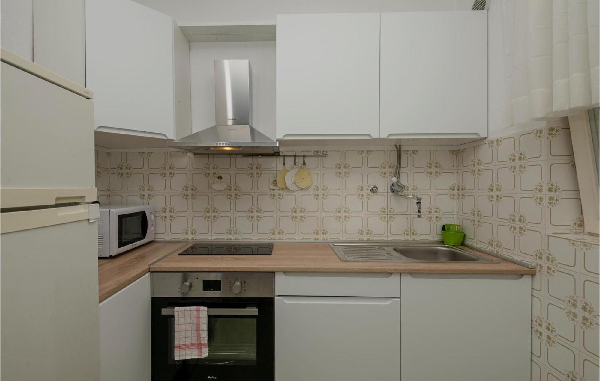 Nice Apartment In Tucepi With Wifi Eksteriør bilde